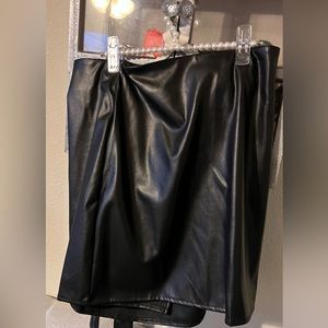 Faux Leather Skirt Women; Size: Large; Color: Black